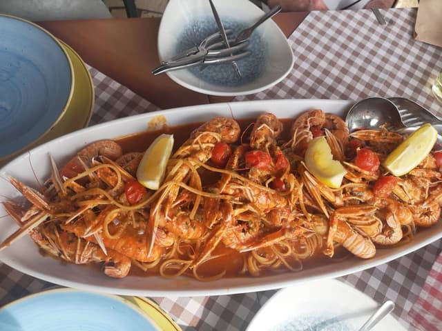 Photo 1 by Malcolm T. about hiring a Renault Clio in Pula (01/10/24)