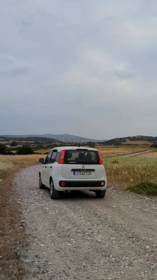 Foto di Manuela D. sul noleggio di una Toyota Aygo all’aeroporto di Rodi (16/05/23)