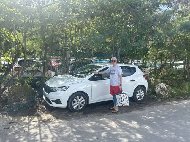 Photo par Alain P. sur la location d'un(e) Renault Clio à l’aéroport de Pointe-à-Pitre (29/12/24)
