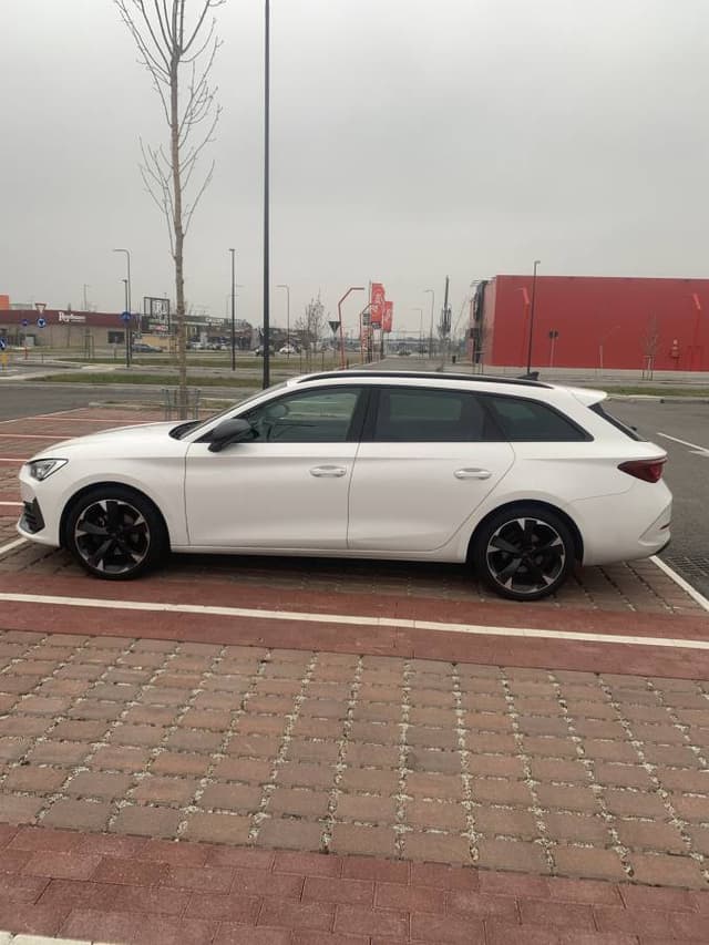 Фото 1 от Serhii K. об аренде Skoda Octavia STW в Болонье (07.12.25)