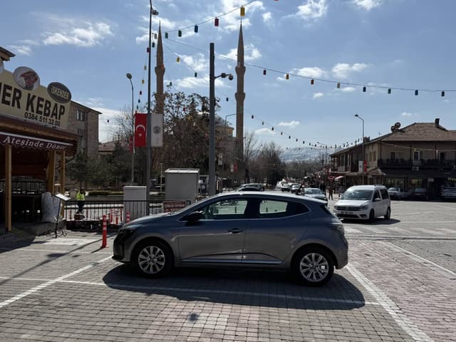 Photo 4 by Kebir D. about renting a Renault Clio at Kayseri International Airport (2/28/25)