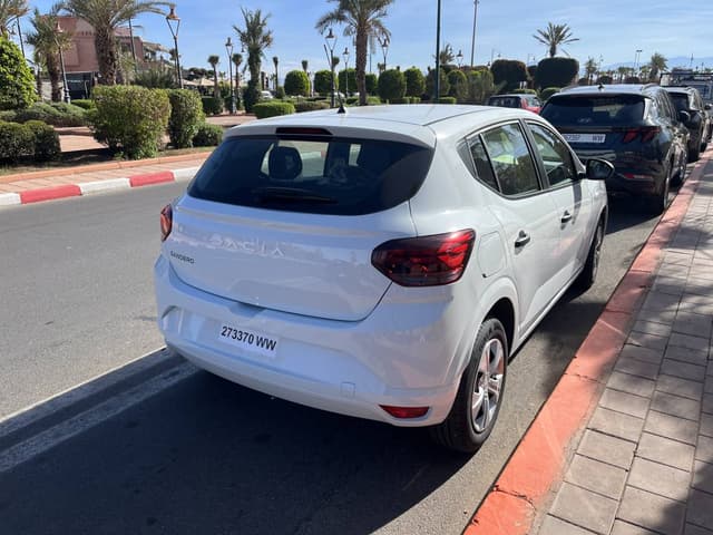 Photo 2 par tarik A. sur la location d'un Dacia Sandero à Marrakech (19/12/23)