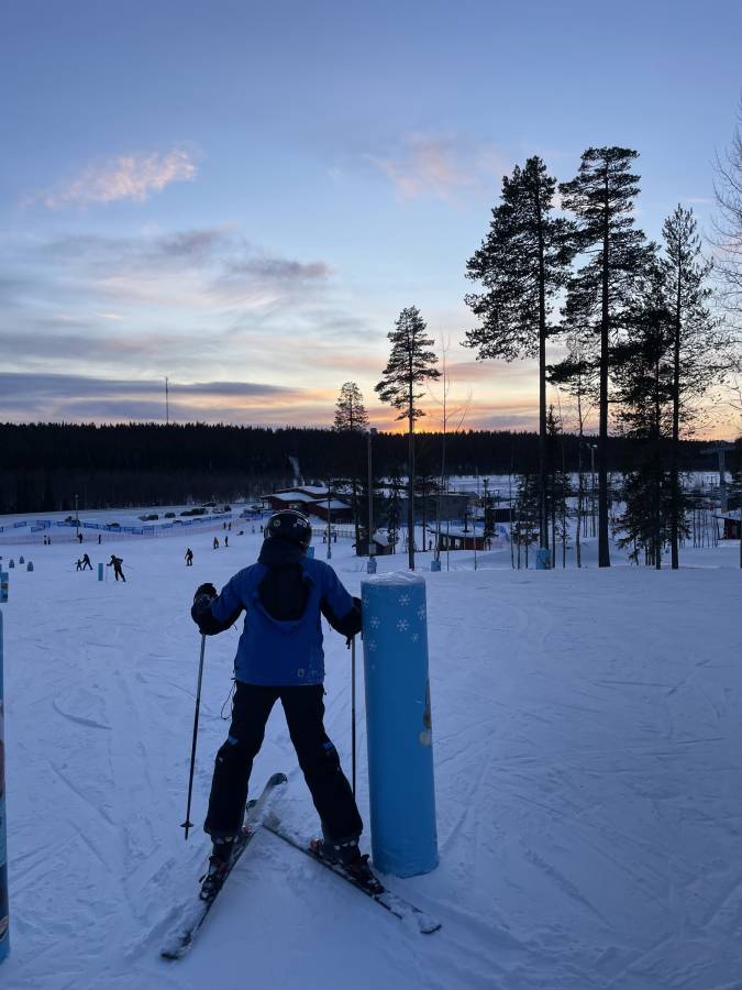 Photo 3 by Paul T. about hiring a Volkswagen Caravelle at Rovaniemi Airport (22/02/25)