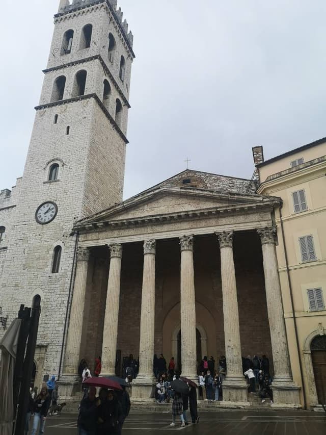 Zdjęcie 1 wykonane przez Marcin S. dotyczące wynajmu Toyota Yaris w na dworcu kolejowym Rzym Termini dnia (11.04.23)