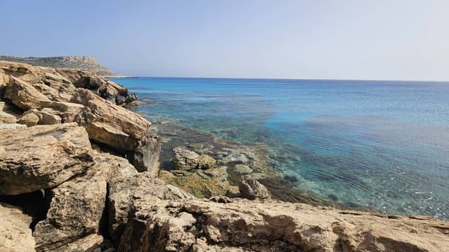 Zdjęcie 2 wykonane przez Adam B. dotyczące wynajmu Toyota Aygo w na Lotnisku w Pafos dnia (30.03.24)