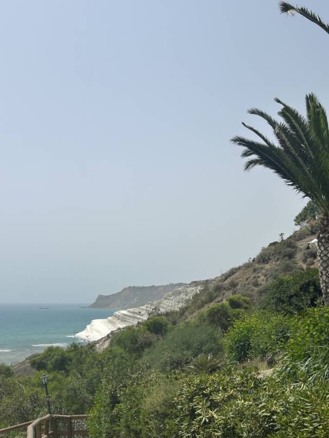 Photo 3 par ASSIA E. sur la location d'un Citroën C3 en Sicile (26/06/24)