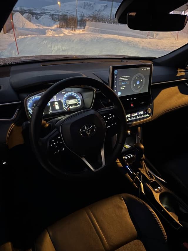 Photo par Maxime R. sur la location d'un(e) Toyota RAV4 à l’aéroport de Tromsø (26/01/25)