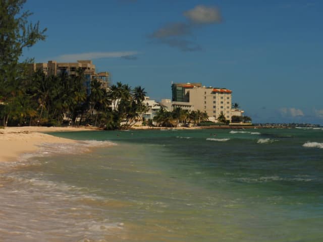 Photo 2 by Raul A. about hiring a Suzuki Swift in Barbados (27.10.24)