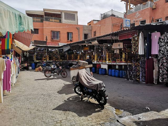 Photo 1 by Noureddine M. about renting a Renault Logan in Marrakech (4/25/24)