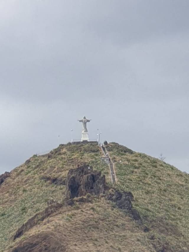 Photo 4 by MIHAI F. about renting a Renault Clio in Funchal (Downtown) (9/4/22)