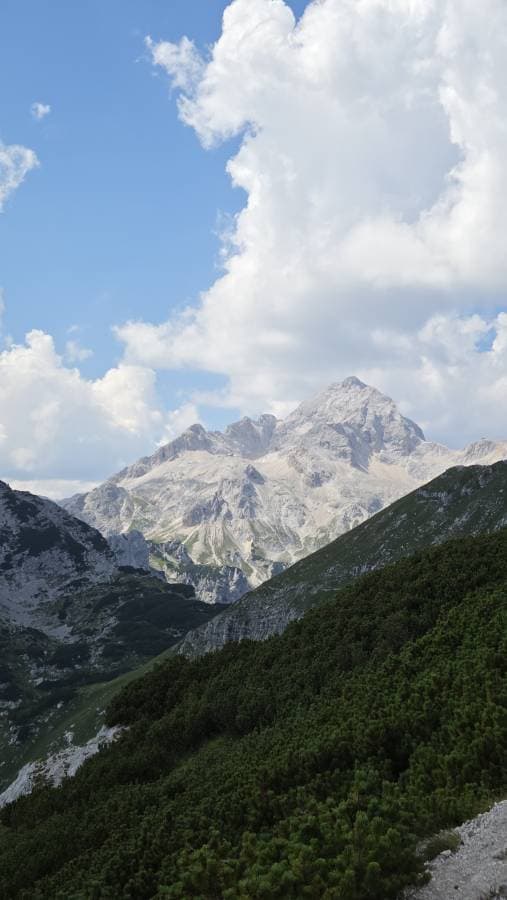 Photo 3 by Aaron Jesse D. about renting a Skoda Scala in Slovenia (8/15/25)
