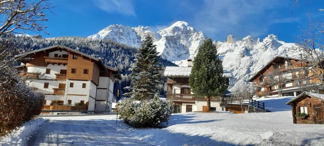 Photo 4 by Kevin J. about renting a Renault Clio in Bergamo (12/19/23)