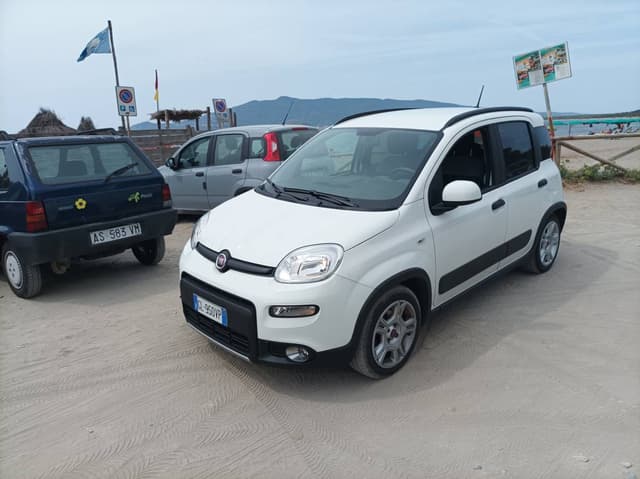 Henkilön Jouni O. kuva 3 liittyen auton Fiat 500 vuokraamiseen paikassa Pisan lentoasemalla (27.8.24)
