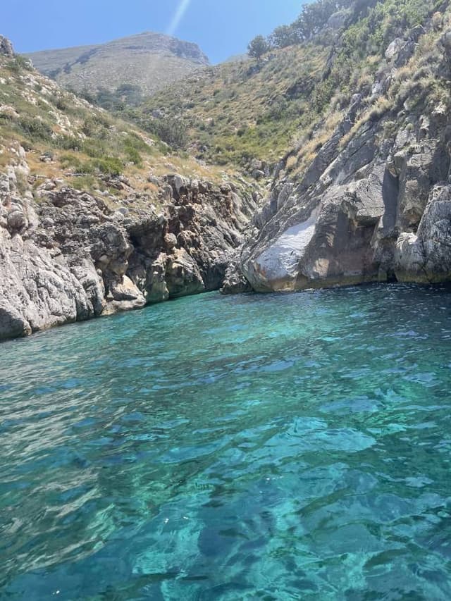 Photo 2 by Eduart M. about hiring a Fiat Panda in Tirana (01.08.24)