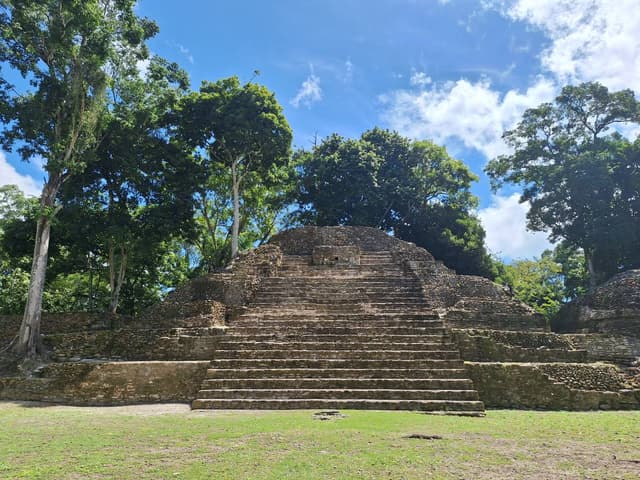 Photo 2 by Daniel V. about renting a Chevrolet Spark in Playa del Carmen (9/24/24)