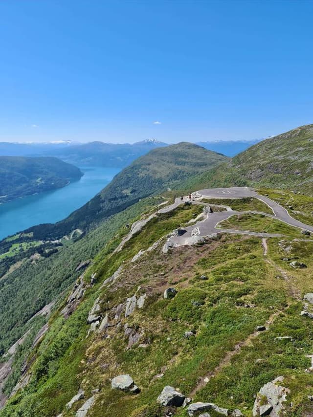 Фото 4 от Roman B. об аренде Toyota Corolla в Норвегии (18.07.25)