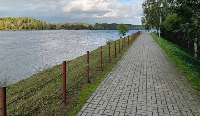 Photo 5 by Andrew H. about renting a Volkswagen Golf in Latvia (10/20/23)