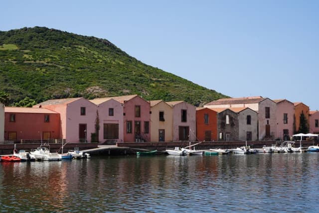 Photo 6 by Kin wai L. about hiring a Toyota Aygo in Olbia (22/05/24)