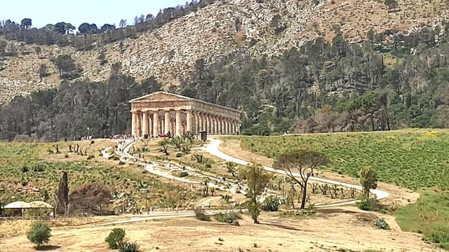 Photo 6 par HERVE M. sur la location d'un Fiat Panda en Sicile (30/04/24)