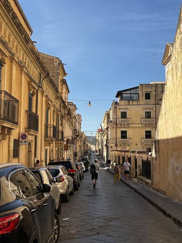 Photo 7 by ZHEHAO C. about hiring a Fiat 500X in Palermo (07/10/24)