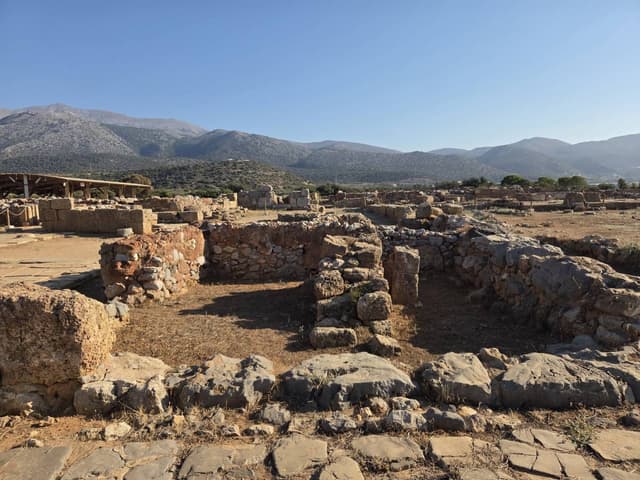 Mihaly R. 5. számú fényképe (25. 08. 10.)