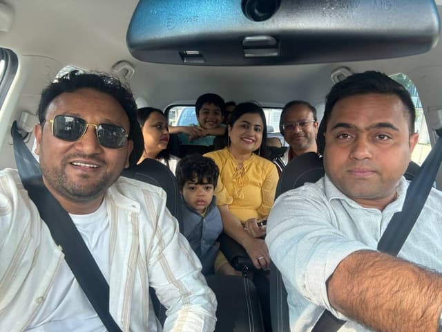 Photo by Sunny B. about renting a Hyundai Santa Fe 5+2 at Dubai Business Bay (12/26/23)