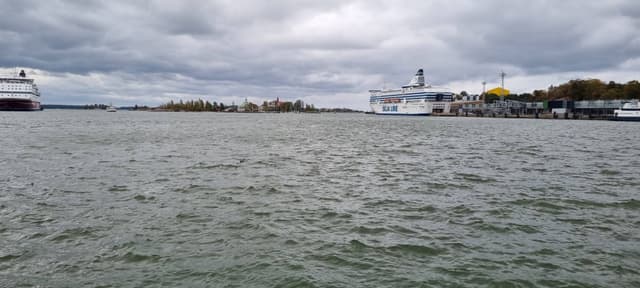 Photo 1 by Nicolas M. about renting a Volkswagen Polo in Helsinki (9/19/22)