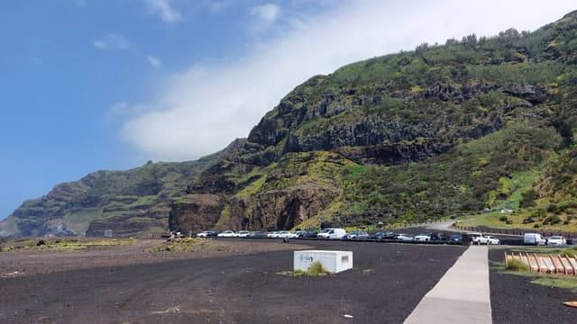 Photo 2 by Daniel B. about hiring a Renault Clio in Ponta Delgada (28/05/24)