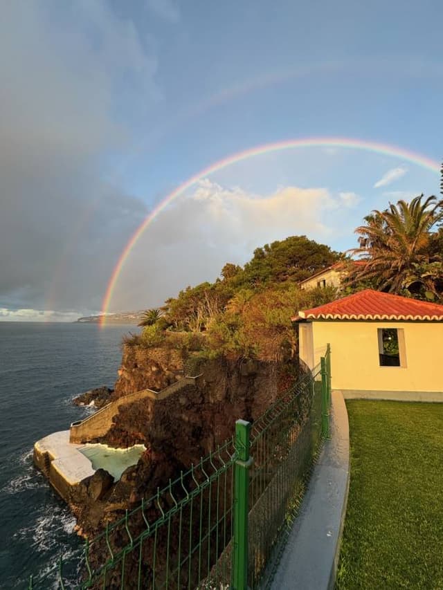 Photo by Charles R. about renting a Renault Clio in Portugal (3/31/25)