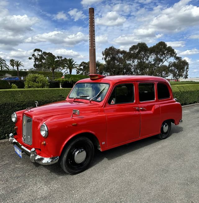 Photo by PETER A. about renting a Kia Sorento 5+2 at Adelaide Airport (1/8/24)