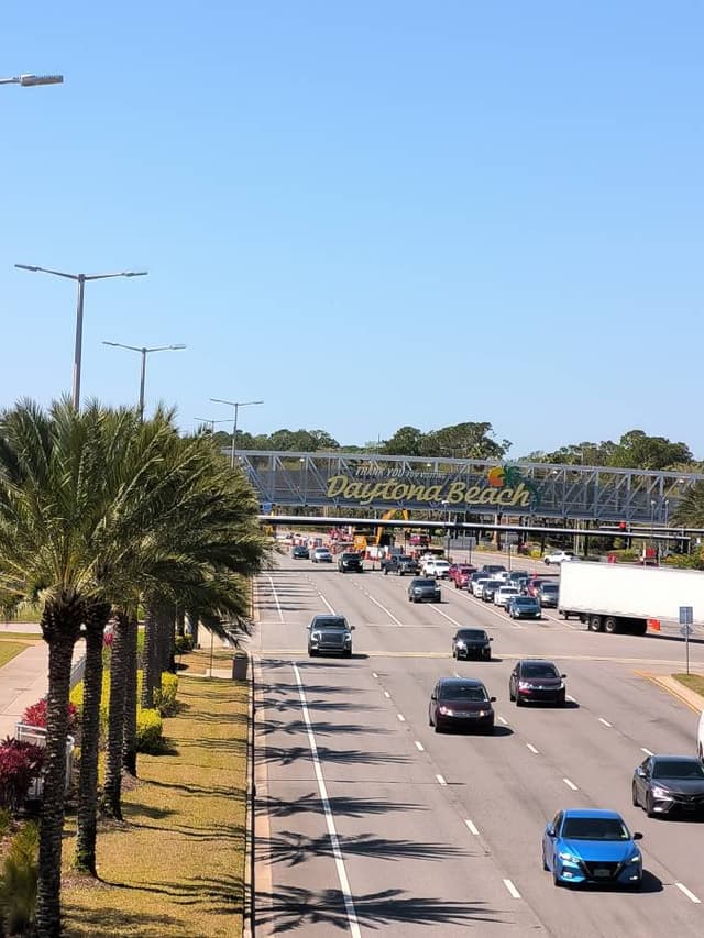 Photo 2 par eric G. sur la location d'un Ford F-150 à Daytona Beach (14/03/25)