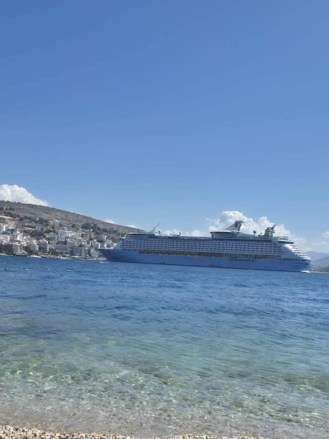 Photo 1 by Antigoni K. (10/19/25)