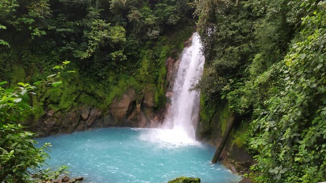 Foto 3 de JOSE P. sobre el alquiler de un Toyota Yaris en La Fortuna (17/9/24)