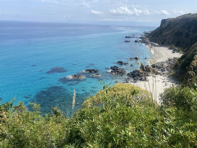 Photo 3 by Giuseppina S. about renting a Peugeot 208 in Reggio di Calabria (6/12/24)