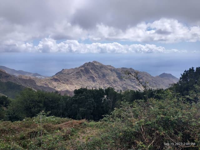 Photo 1 by Barry F. about hiring a Toyota Corolla in Tenerife (04.10.23)