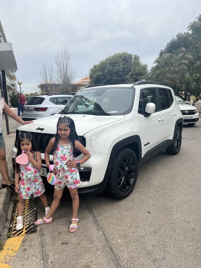 Foto 3 van Sanjaydath B. over het huren van een Jeep Renegade op Palma de Mallorca luchthaven (14-5-24)