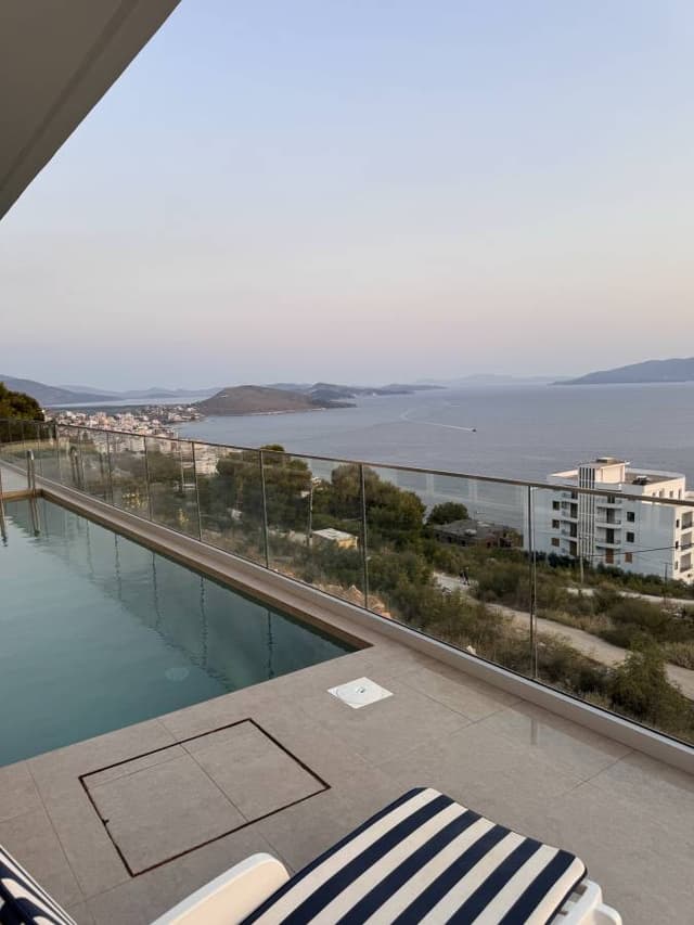 Photo 2 by Roberto G. about renting a Fiat 500 in Albania (6/25/25)