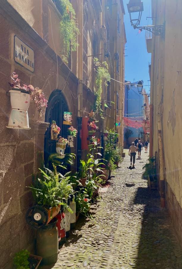 Photo 4 by Peter G. about renting a Volkswagen T-Roc in Cagliari (5/19/25)