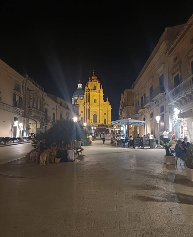 Photo 3 by Stuart H. about renting a Citroën C3 in Catania (8/19/24)