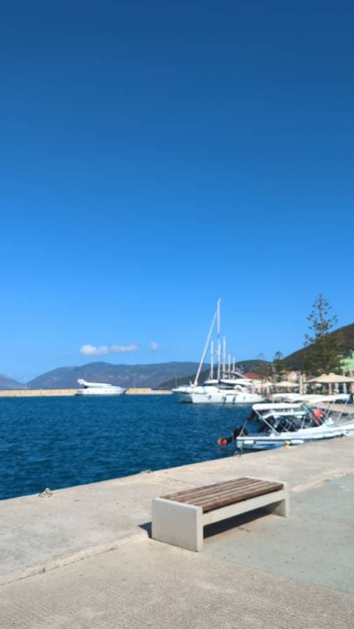 Photo 3 by antoinette V. about renting a Volkswagen Up in Kefalonia (10/19/24)