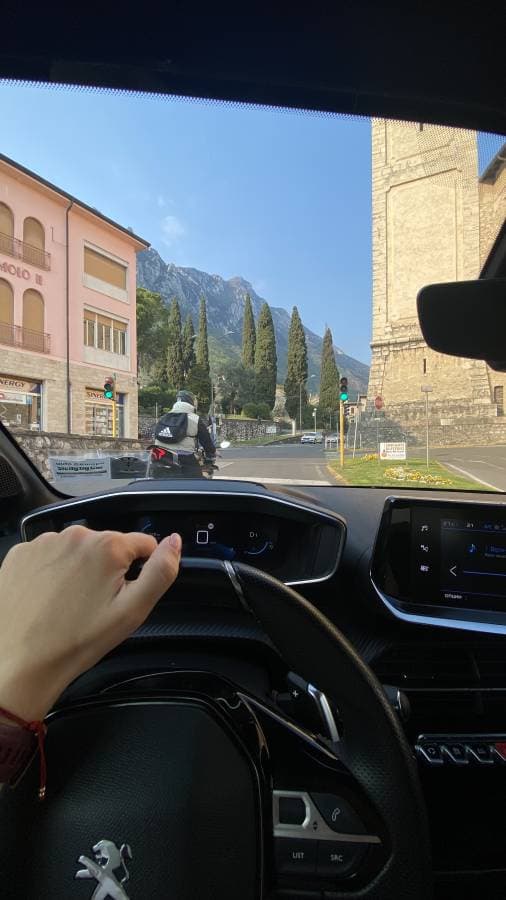 Photo 2 by Natalja S. about renting a Renault Clio at Bergamo Airport (4/8/25)