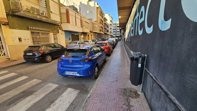 Zdjęcie 2 wykonane przez PAWEL Z. dotyczące wynajmu Renault Clio w na Lotnisku Alicante dnia (8.08.24)