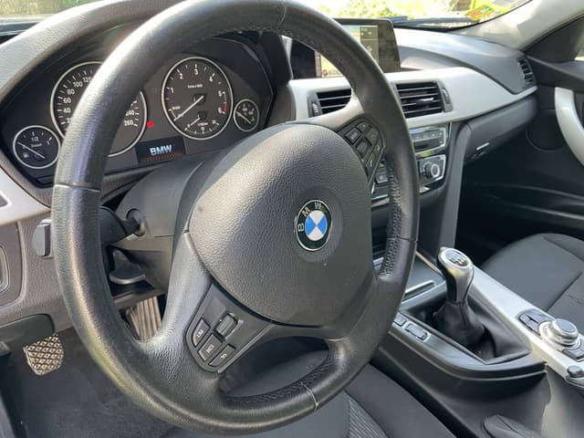 Photo 2 by Michael B. about renting a BMW 3 Series STW in Vannes (6/17/23)