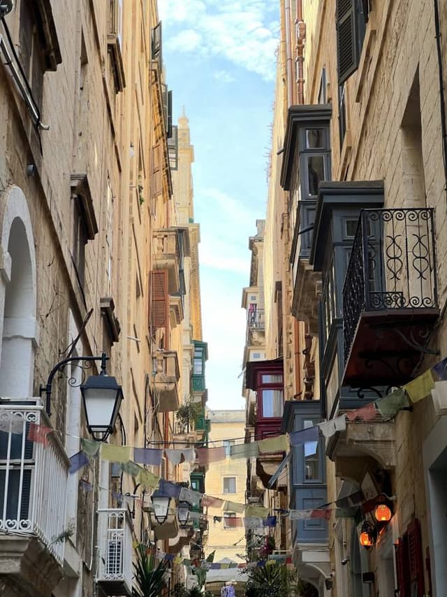 Photo 3 by Romana F. about renting a Peugeot 108 Cabrio in Malta (10/20/23)