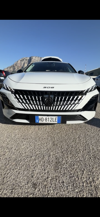 Фото 2 от Yevhen K. об аренде SEAT Leon STW в Палермо (02.06.26)