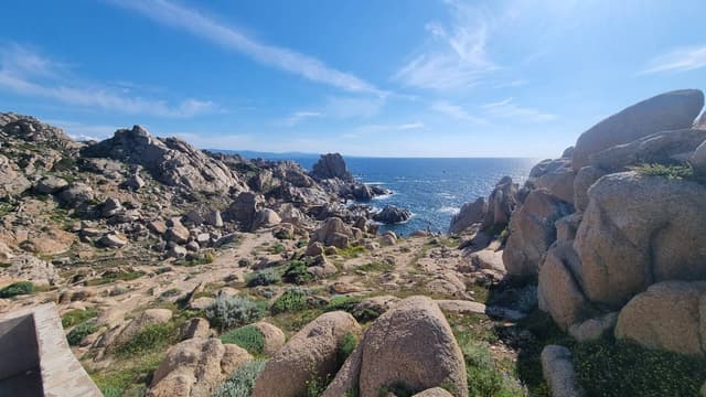 Foto 1 di Jorel R. sul noleggio di una Opel Corsa Hatchback a Olbia (11/05/25)
