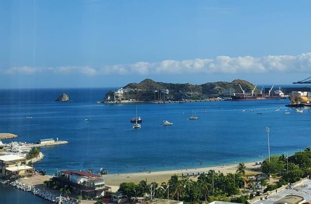 Photo 2 by Alvaro G. (8/8/23)