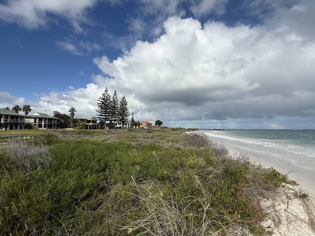 Photo 6 by Mohammad Ridzwan M. about renting a Hyundai Staria in Perth (6/15/25)