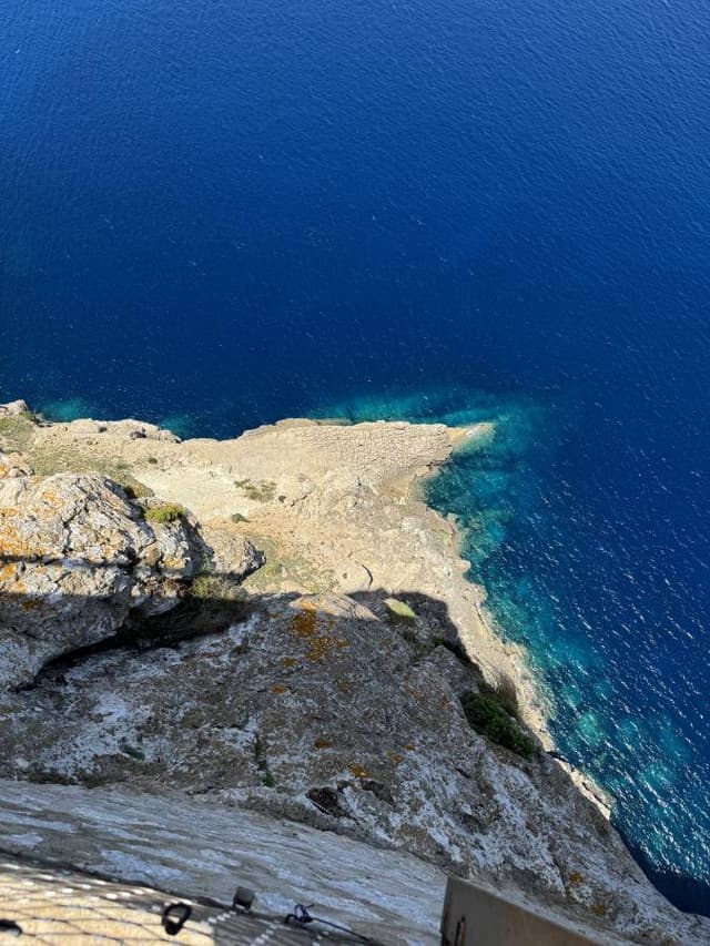 Фото 3 от Alisher K. об аренде Toyota Corolla на Балеарских островах (22.07.25)