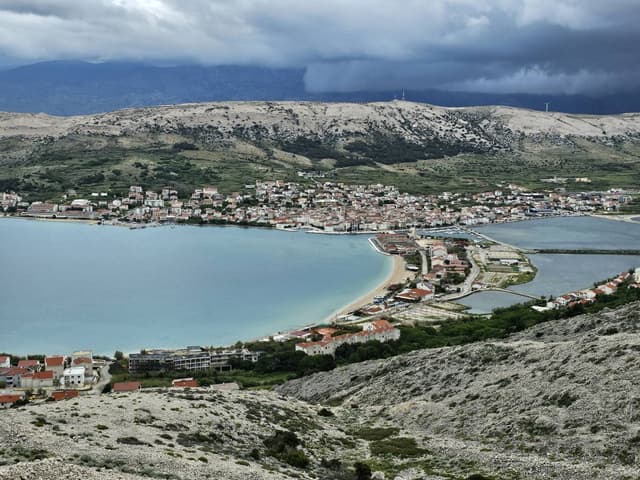 Zdjęcie 1 wykonane przez Robert S. dotyczące wynajmu Citroën C4 w na Lotnisku Zadar dnia (26.04.24)